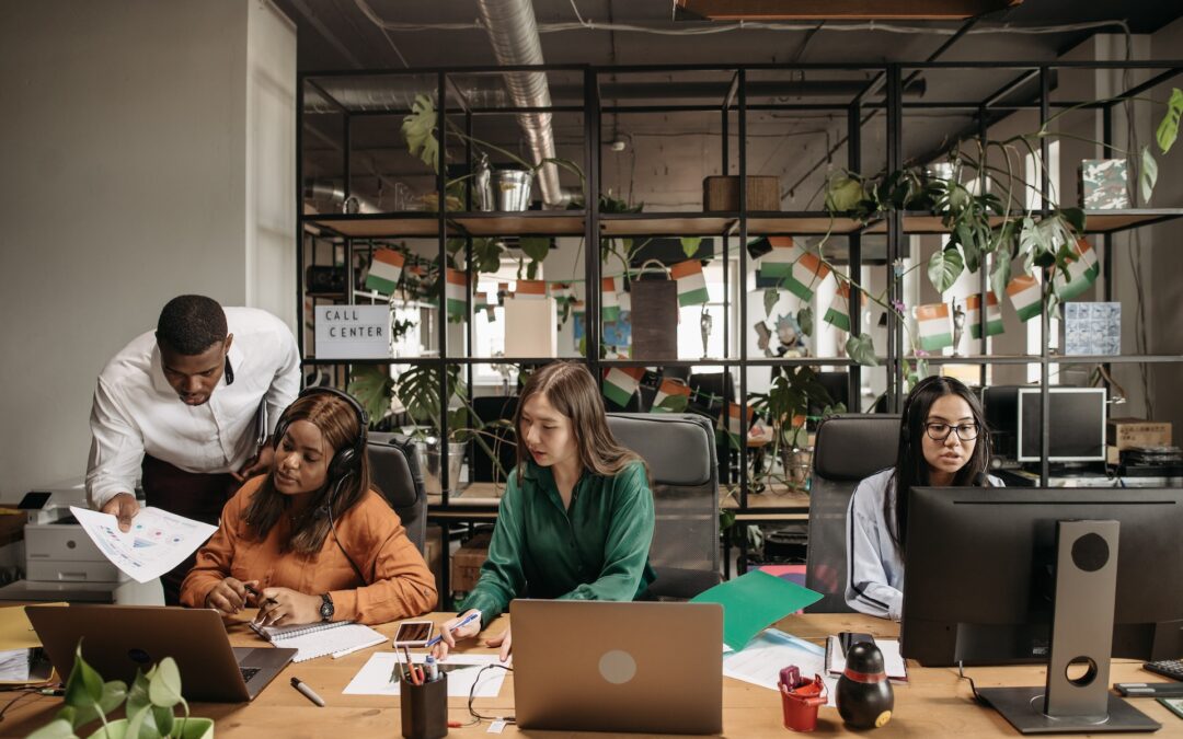 Human or Avatar? Who is Better for Customer Service?